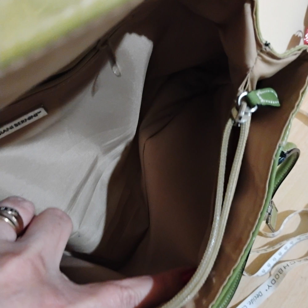 Green GIANI BERNINI Distressed Leather Shoulder Bag - Picture 12 of 14